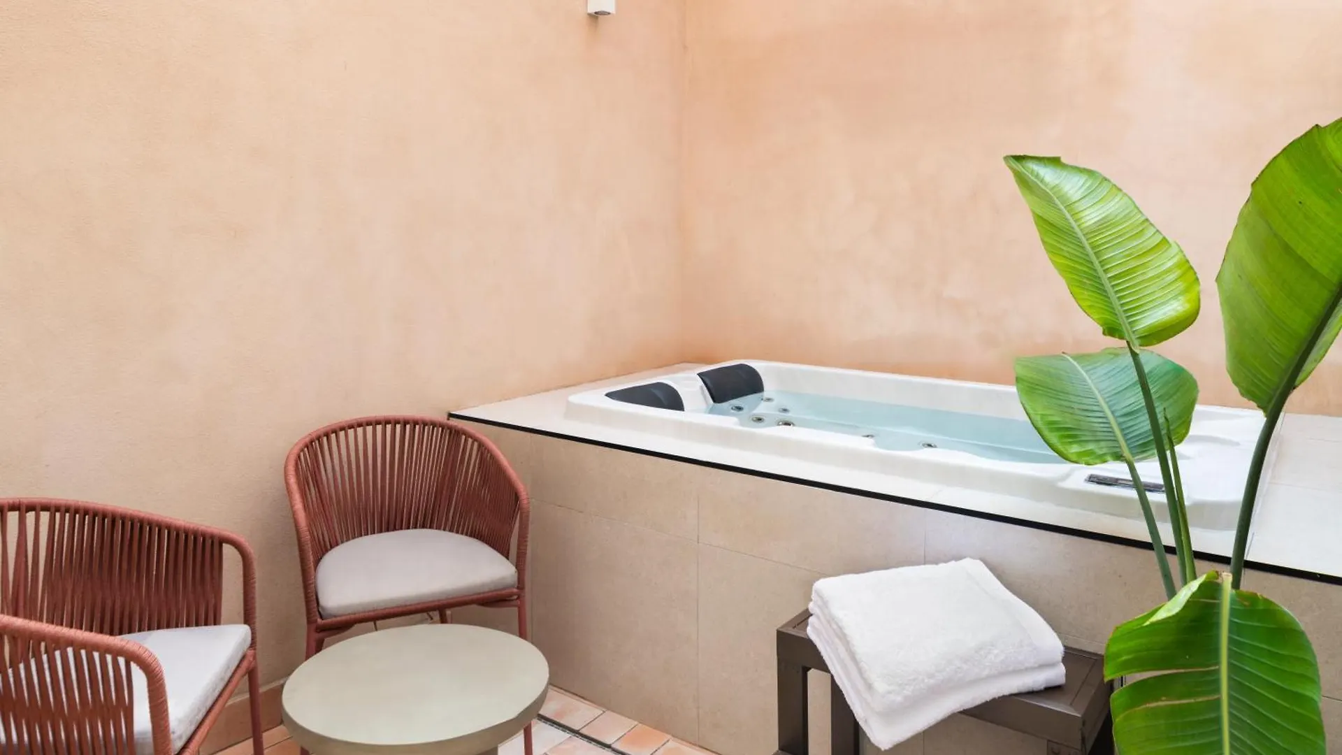 Magno Apartments Clavellinas - Pool And Parking Seville 0*,  Spain